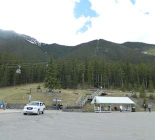 Die Seilbahn vom Parkplatz aus