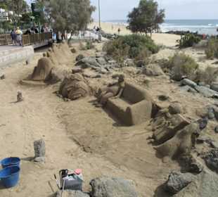 Strandkunst am Faro de Maspalomas