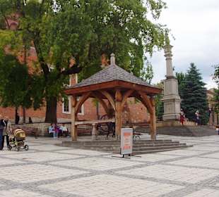 Rynek, zabytkowa studnia