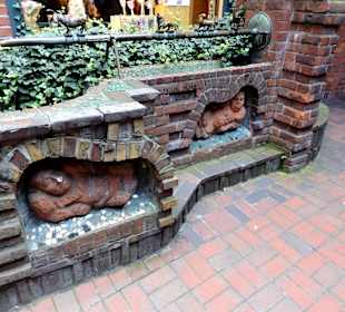 Ansichten des Sieben-Faulen-Brunnens