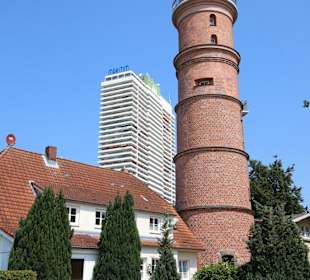 Leuchtturm und Maritim Strandhotel