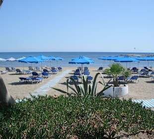 Sandstrand in der Nähe des Hotels Evi