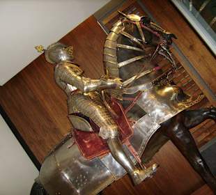 Музей, рыцарь