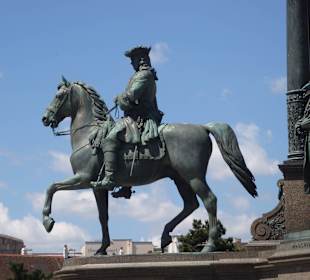 Ross und Reiter am Maria Theresien Denkmal