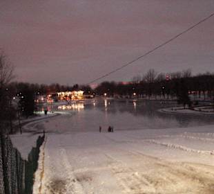 Wintersport im Mont-Royal Park