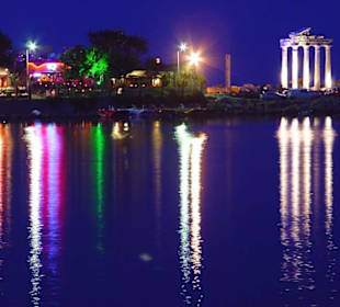 Antik Side Jachthafen vom Boot aus  bei Nacht