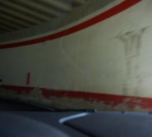 Schürfspuren an den Wänden