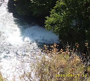 Blick von einer Brücke zum Taurusfluss