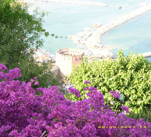 Hafeb bzw.der rote Turm von der Burg aus