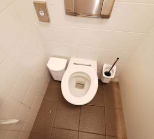 Toilette in der Burg Eltz