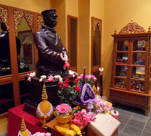 Wykute w wnetrzu skały