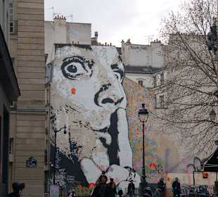 Placyk koło Centrum Pompidou