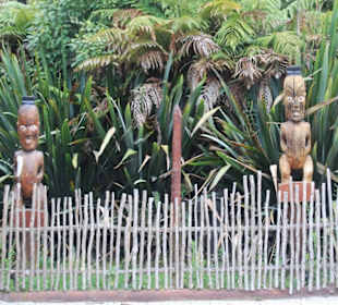 В традиционной маорийской деревне.