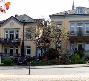 Angrenzende Gebäude 1