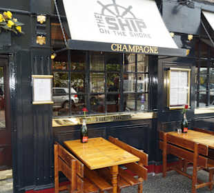 Fischlokal im Hafenviertel Leith