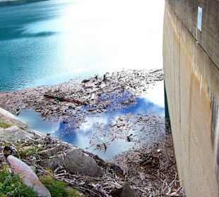 Hochwasserüberlaufbecken am Ende