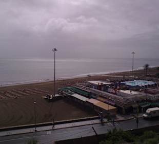 Da unten ist der Strand