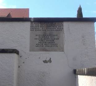 Kriegerdenkmal Stein gewordener Geist des Krieges 