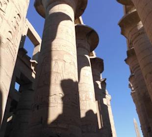 Beim Luxor Tempel.