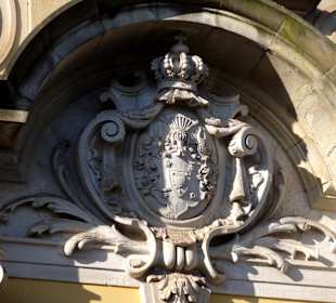 Wappen über dem Hauptportal