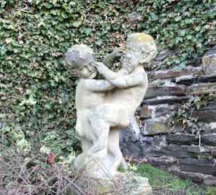 Burg Thurant: Putten im Innenhof