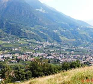 Blick auf 2 Ortsteile von Algund