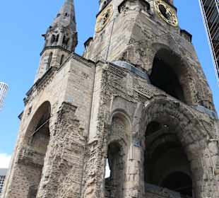 Die alte Turmruine der Gedächtniskirche