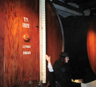 Sandemann-Guide am Holzfaß