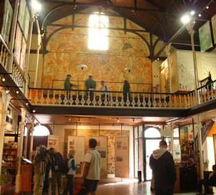 Mitten im Museum