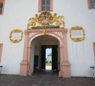 Eingang zum Schlosshof