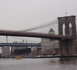 Бруклинский мост в Нью-Йорке