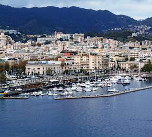 Hafen Messina