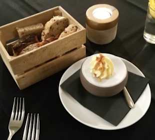 Gebräunte Butter mit Brotbeilage