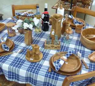 Ausgestellt - ein gedeckter Tisch