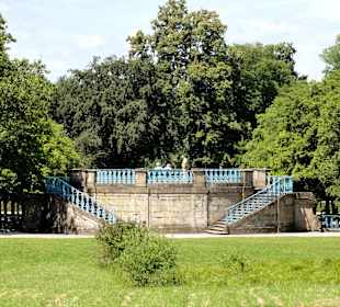 Grotte im Schlosspark