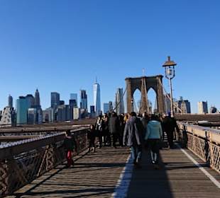 Brooklyn Bridge in summer
