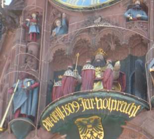 Männleinlauf um 12:00 an der Frauenkirche