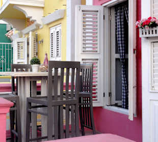 Plätze vor dem Restaurant