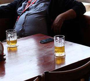 Entspannt bei einem Bier