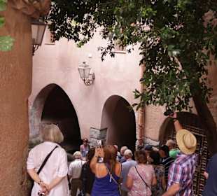 Über 2 Treppen musst du gehn