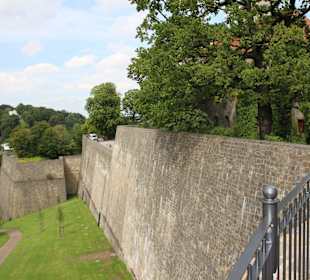 Starke Mauern der Sparrenburg