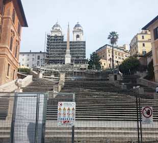 Leider wegen Renovierung abgesperrte Treppe