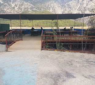 Das Restaurant / Mittags Pause 