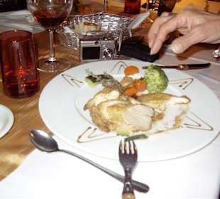 schön dekorierter Teller mit super Essen