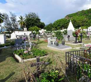 Rundgang über den alten Friedhof am Meer