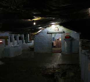 Moni Spilianis - Kapelle in der Höhle