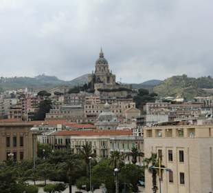 Blick zur Kirche auf dem Berg