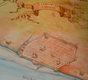 Am Stadttor hängt der alte Stadtplan