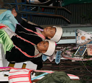 Ребятишки в национальных костюмах