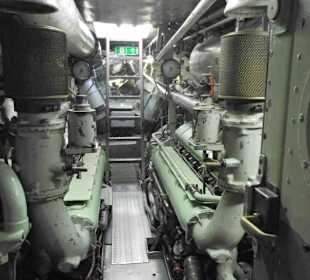 Zwischen den Motoren